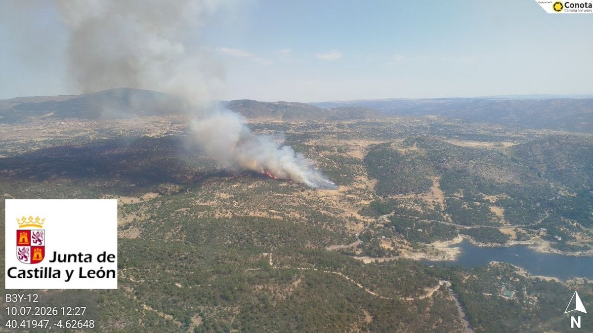 naturalezacyl's tweet photo. Declarado #IFElBarraco en #Ávila. 
Las rachas de viento entre 35 y 40 km/h, 
temperatura máxima en horas centrales de 35ºC 
y la baja humedad entre 10 y 15 % 
van a dificultar las labores de extinción #INFOCAL https://t.co/G0Ctp9IqkQ https://t.co/qLemZl4XUS