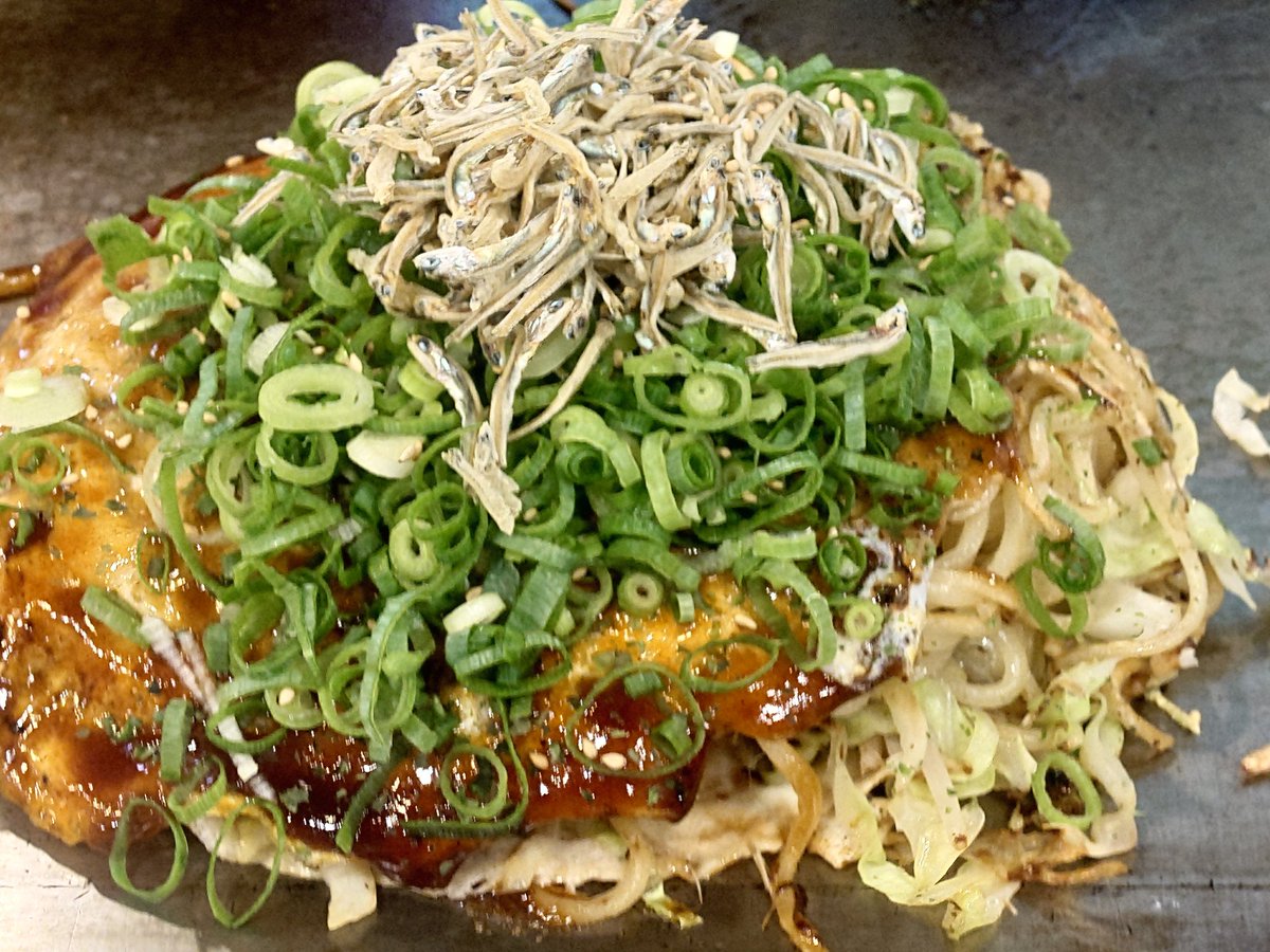 denkakai's tweet photo. #天下一品 
のオープンに行ったら
もう売り切れ閉店してた

とりま
お好み焼き食って帰る https://t.co/32fz1dBvrY