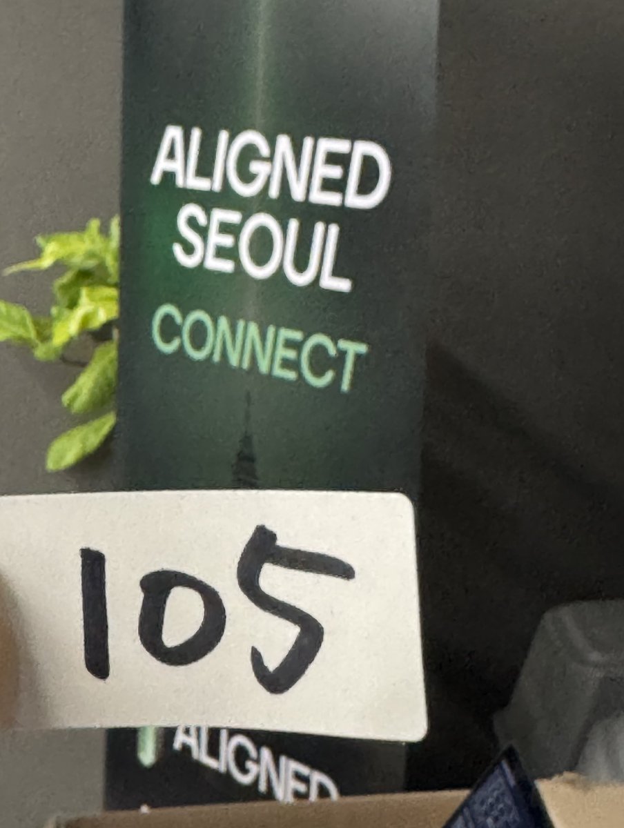 0xConvexity's tweet photo. 어제 @fireant_korea 님과 @alignedlayer 팀이 같이 주최하는 한국 오프라인 밋업에 다녀왔습니다. 직접 팀이 줌으로 Aligned의 미래와 나아갈 방향에 대해 살세히 제시해주고 질의응답도 받는 것이 내용도 알차고 좋았던 것 같습니다. 

Aligned는 @VitalikButerin 의 ZK 쉴링이후 뜨거운 감자가 된 프로젝트죠. 곧 TGE를 앞두고 있는 프로젝트인 것 같은데 앞으로도 쭉 좋은 방향으로 나아가길 바랍니다!