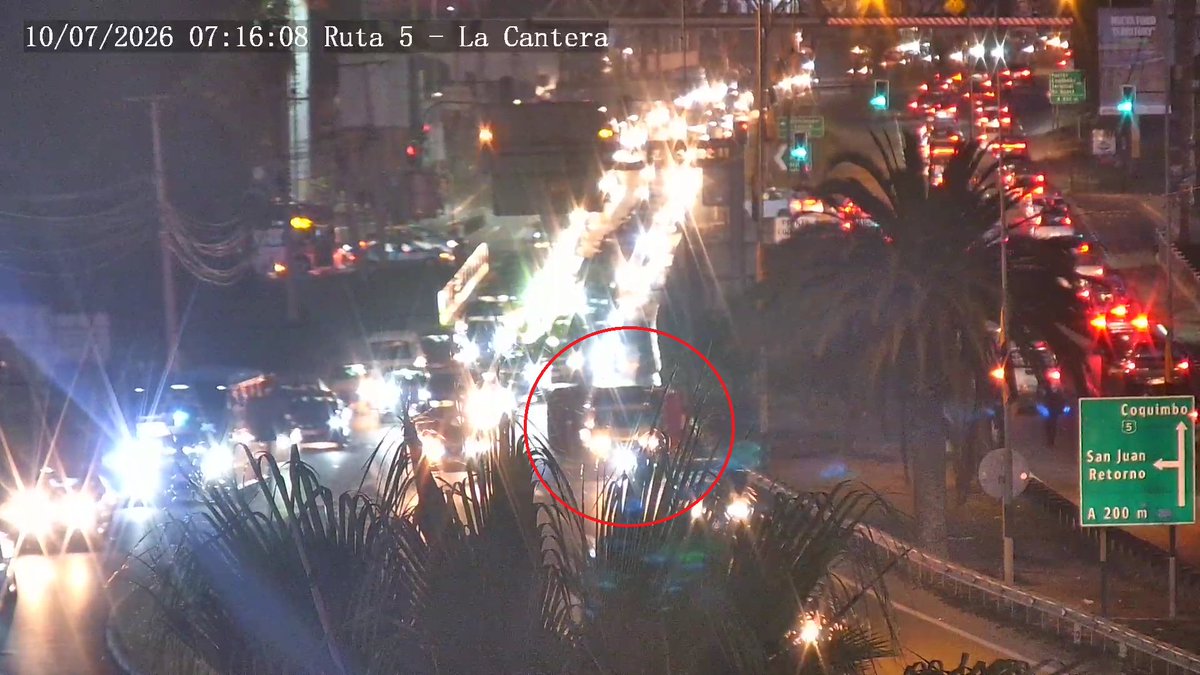 TTICoquimbo's tweet photo. Ahora (7:12 hrs.): Precaución por accidente vehicular en Ruta 5 dirección sur-norte sector de ingreso a paso superior La Cantera #Coquimbo. Vehículo volcado haciendo ocupación de pista izquierda. https://t.co/9jrrdeQYAp