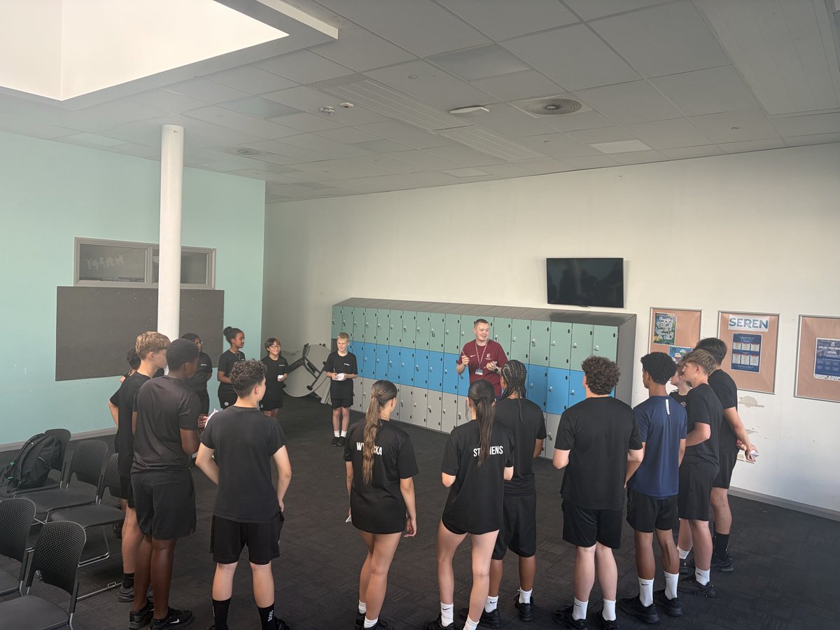 stteilos_PE's tweet photo. A HUGE thank you to @CMetCommunity and Sam for delivering an incredible Young Ambassador session today. 

Our Years 7-10 students absolutely loved the workshop, developing their leader-SHIP skills and getting inspired for our new programme. #YoungAmbassadors #Leadership https://t.co/esdO5xhJlD