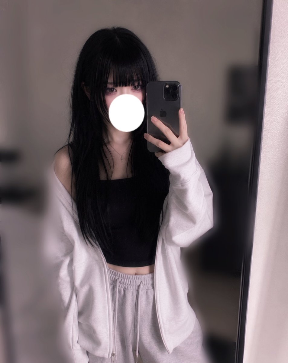 qi365's tweet photo. 部屋着🐈‍⬛🎀

#裏アカ女子 https://t.co/pjVRASvzrY