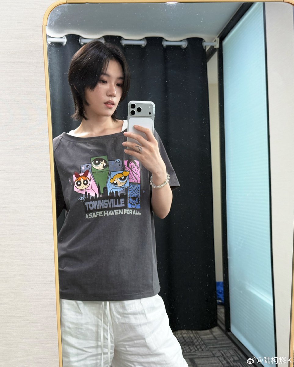 lukeranarchive's tweet photo. 260710 | LKR WEIBO UPDATE
— "Inventory King 2.0 ✍🏻"
#KERAN #陆柯燃 #LUKERAN https://t.co/QoZrRQaP4g
