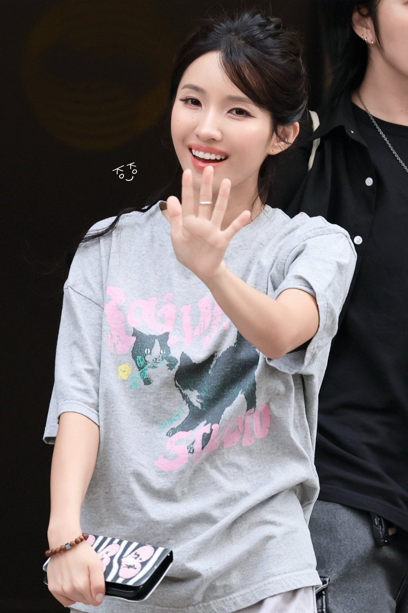 Koko_Yazawa's tweet photo. 260710 소연아, 이제 아프지 마～👋👋

#소연 #SOYEON #아이들   #idle https://t.co/y3Kwpy08Av