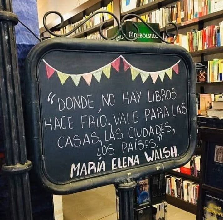 literlandweb1's tweet photo. ...Y las personas. https://t.co/ttb5W0tUXY