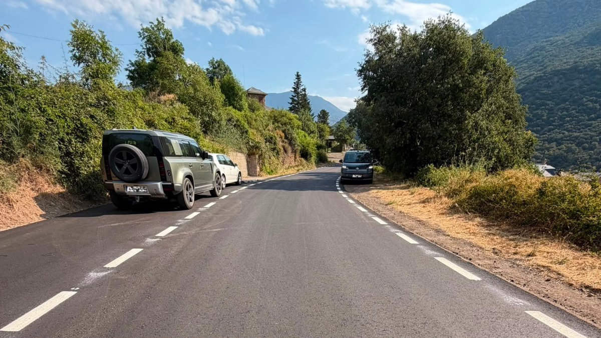 DiputacioLleida's tweet photo. 🚧 Finalitzen les obres de la travessera de la Bastida de Sort, a la LV-5223a.

ℹ️ Han tingut un cost de 86.038,89 € i ha comptat amb la reconstrucció d’un mur d’escullera, la reposició del ferm i la renovació de senyalització.

👉🏼 https://t.co/9jSEGWgJPA

#laforçadelsmunicipis https://t.co/oaaBvT6wI4