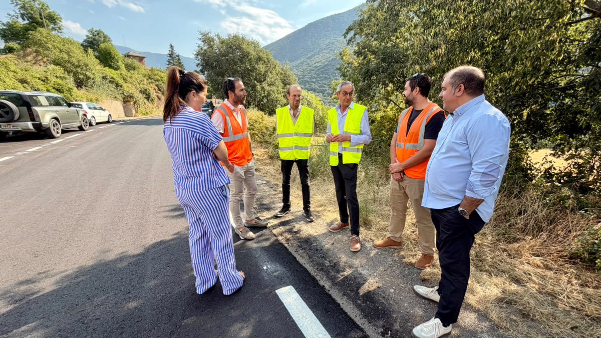 DiputacioLleida's tweet photo. 🚧 Finalitzen les obres de la travessera de la Bastida de Sort, a la LV-5223a.

ℹ️ Han tingut un cost de 86.038,89 € i ha comptat amb la reconstrucció d’un mur d’escullera, la reposició del ferm i la renovació de senyalització.

👉🏼 https://t.co/9jSEGWgJPA

#laforçadelsmunicipis https://t.co/oaaBvT6wI4