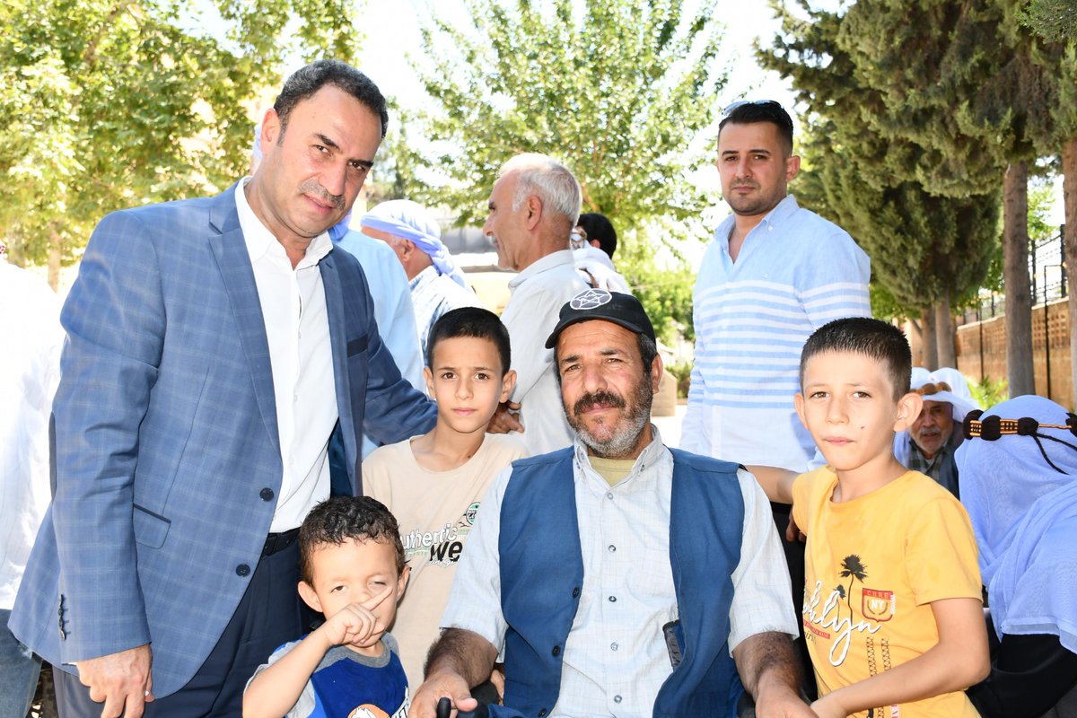 EyyubiyeAkParti's tweet photo. 📍Eyyüp Peygamber Camii

Cumanın bereketini, gönlü güzel hemşehrilerimizle paylaştık. 

Milletvekilimiz ve İSİPAB Komisyonu Başkanımız Prof. Dr. Abdurrahim Dusak, İlçe Başkanımız Süleyman Elgün ve teşkilat mensuplarımızla birlikte Cuma namazı sonrası Eyyüp Peygamber Camii’nde vatandaşlarımızla bir araya geldik.

Gönül köprülerimizi güçlendirirken, hemşehrilerimize Cumhurbaşkanımız Sn. Recep Tayyip Erdoğan’ın selam ve muhabbetlerini ilettik. 

Rabbim birliğimizi daim etsin. 🇹🇷

#MilletimizleYolumuzBir
#SüleymanElgün #AkEyyübiye #Eyyübiye

@RTErdogan @Akparti @abuyukgumus @hakanaksu058 @farukaytek @mustafaelitas @acarfaruka @Ziverozdemir @milhamigunbegi @ProfDrDusak @ElgunSuleyman @SalihAldeniz5 @Serkankrmz63 @SbrKnk @ihalilesiyok