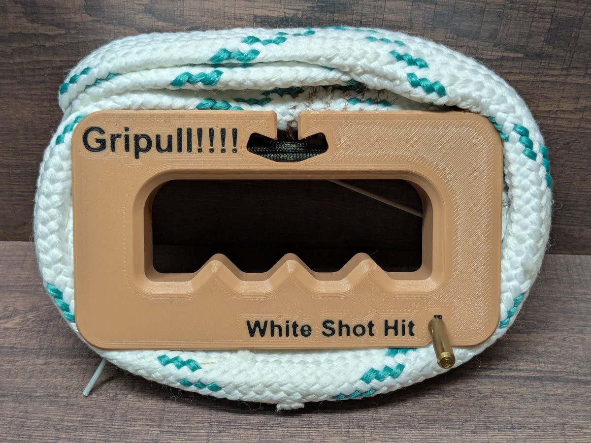Sir_Atama's tweet photo. Gripull!!!!
細い紐で手が痛くなりがちなボアスネークを簡単に引く為のサポートツールを販売します。

ボアスネークを巻き取りながら引く事で、手にかかる負担を軽減。
更に中央の切り掛けに紐を引っかける事で、よりスムーズに引けます。
12番、20番、.308 Winなど対応のユニバーサルデザイン。 https://t.co/fz2gUaQuJb