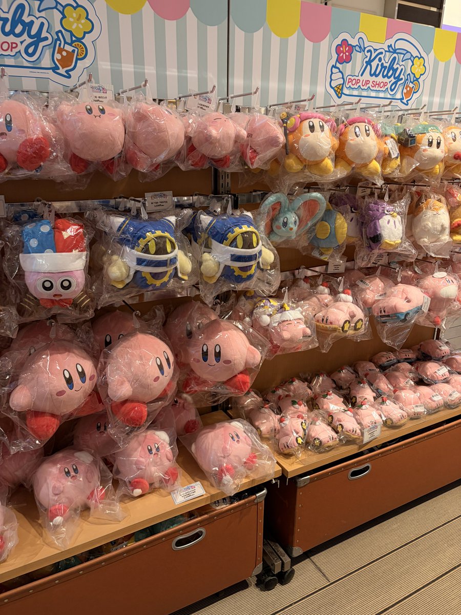 rori0721's tweet photo. ラゾーナ川崎カービィポップアップ https://t.co/qd5VffpulU