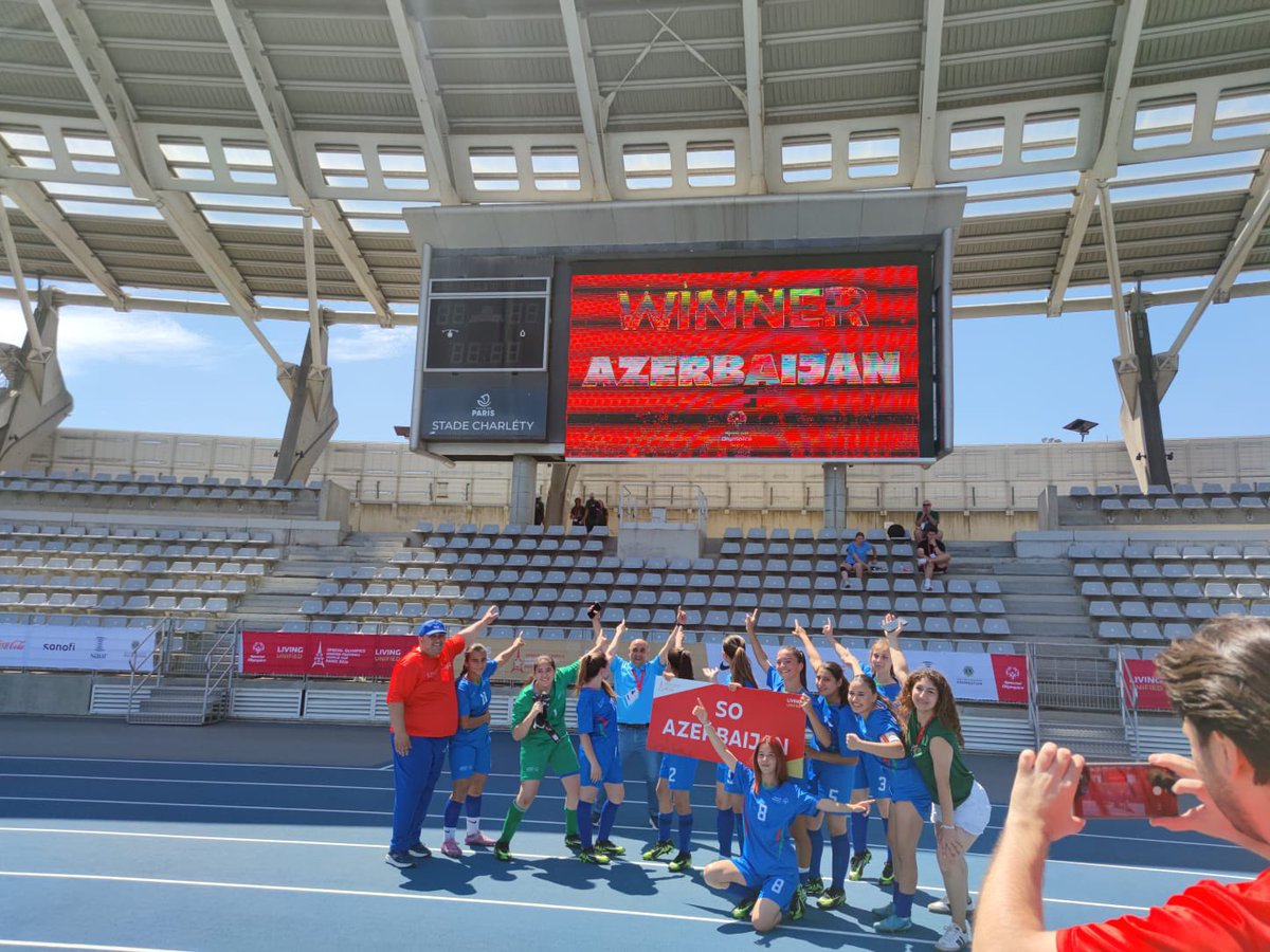 LAbdullayevaMFA's tweet photo. Azərbaycan Xüsusi Olimpiya Komitəsinin qadınlardan ibarət Birləşmiş Futbol yığma komandası “Xüsusi Olimpiya Birləşmiş Futbol Dünya Kuboku Paris 2026” turnirində final mərhələsində ABŞ Xüsusi Olimpiya millisi ilə oynadı və çempion oldu. Təbriklər 🇦🇿! 👏👏👏 https://t.co/hOHdFLHW2L
