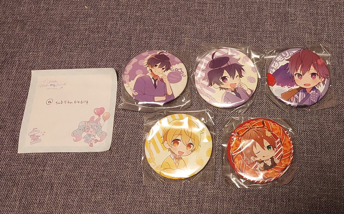 sub56n64614's tweet photo. 【すとぷり 復刻 すとめも缶バッジ 交換 買取】

求️:🩵 or PayPay定価
譲:すとめも8💛、すとめも6🧡、すとめも8.5💜

郵送のみとなります。
🩵さんのものであればデフォ等身問わずどのシリーズでも構いません。
お気軽にお声がけ下さい！
 #すとぷりグッズ交換  #すとぷりグッズ買取 https://t.co/Os4TtKMEbj
