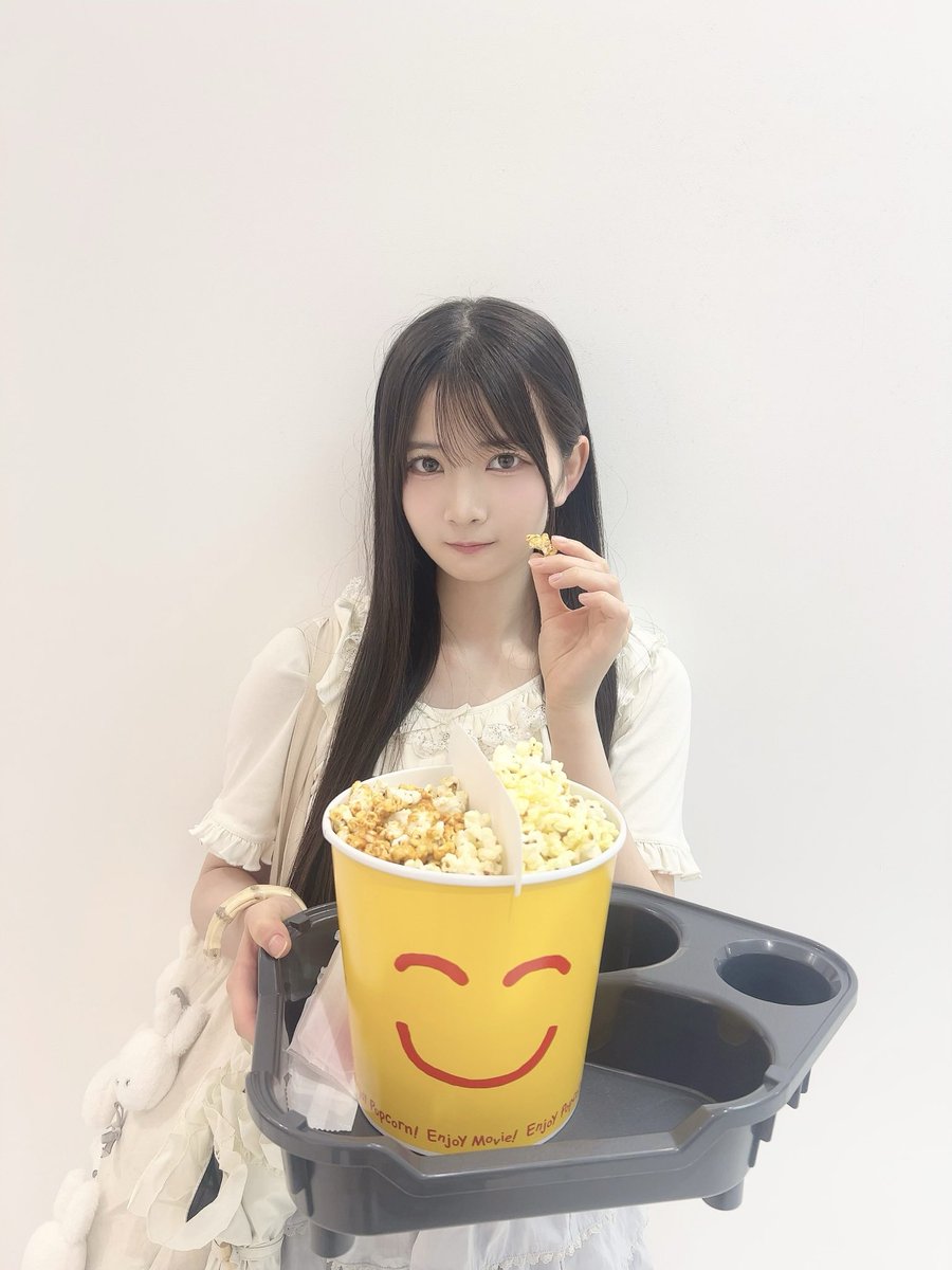stu48_chu's tweet photo. ポップコーンは塩派？キャラメル派？

わたしは…（ALT✍️） https://t.co/JeWn9BtGQd