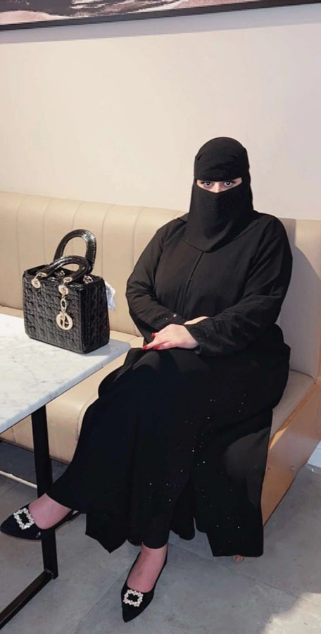 mmmd1558035's tweet photo. الرياض 
عمرها ٣٨ سنة
ارمله
قبيلية  من قبائل نجد
١- بيضاء
٢- جسم انوثي
٣- ناعمة رسومها حلوه
٤- هادية
٥- الطول ١٧٠ وزنها ٦٥
٦- منقبة وعباية ع الكتف

- ⁠الشروط:  
١- محافظ ع الصلاة
٢- غير مدخن او يشيش
شخص محترم
زواج مسيار. https://t.co/NqlPRNIktx