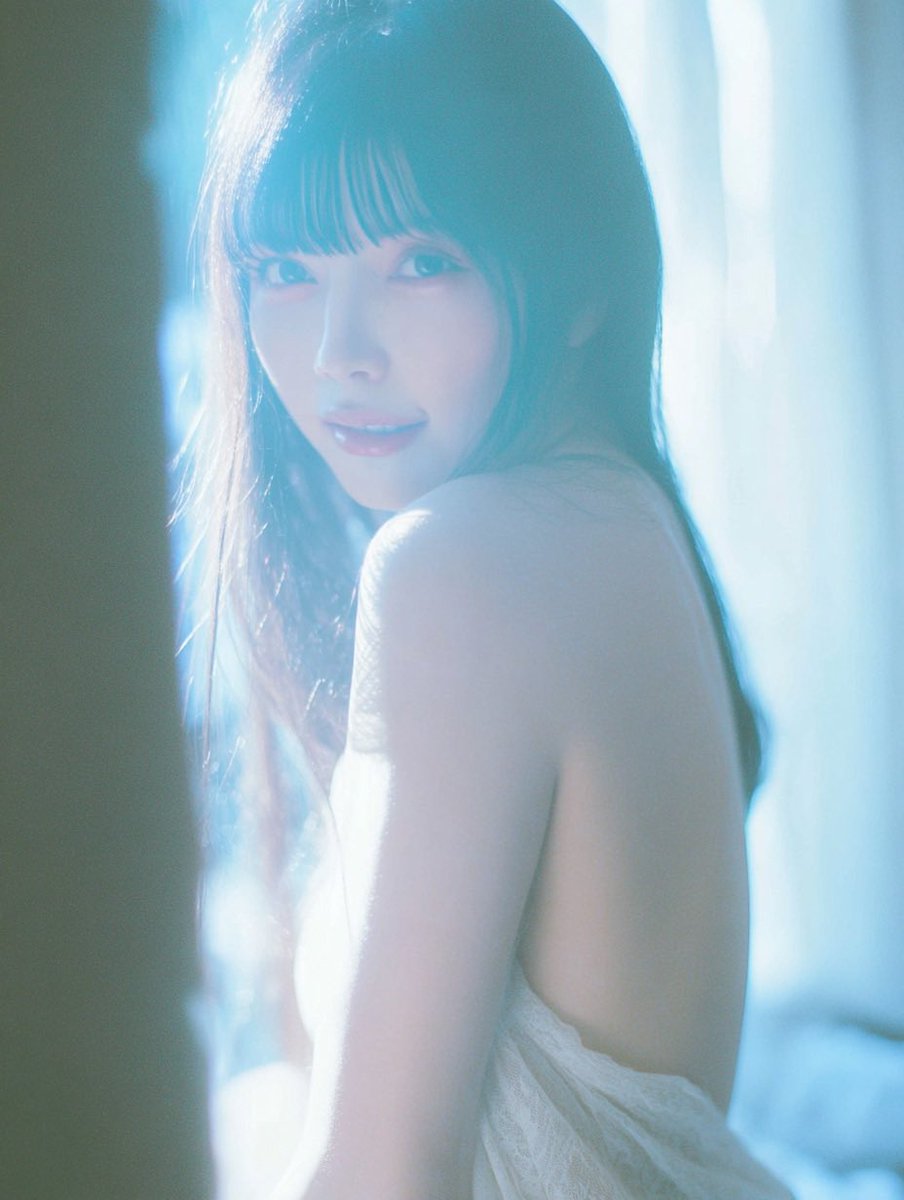 aitoai_creative's tweet photo. 白い余韻、青いまなざし。 https://t.co/4hiOVVnYSk