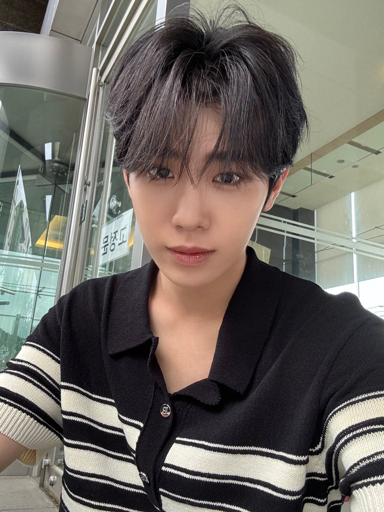 tobitexts's tweet photo. 260710 📸 08:19 PM 

🐥 please enjoy watching our 3rd anniversary content too!!!! https://t.co/lKHX2SVmuP