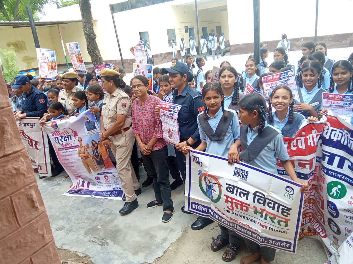 gsvs14's tweet photo. ग्रामीण एवं सामाजिक विकास संस्था (GSVS), जस्ट राइट्स फॉर चिल्ड्रन, पाली पुलिस एवं महिला अधिकारिता विभाग के संयुक्त तत्वावधान में ऑपरेशन जागृति अभियान के अंतर्गत गुरुवार को ग्राम पंचायत गुंदोज स्थित राजकीय बालिका उच्च माध्यमिक विद्यालय में जागरूकता कार्यशाला का आयोजन किया गया। https://t.co/XTcbNkBF3M