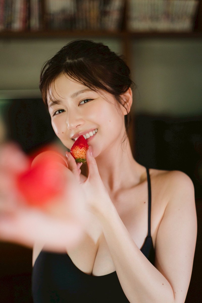 yuzuha_saeki's tweet photo. ＼お知らせ📢／

本日発売‼︎
デジタル写真集
『Butterfly Kiss ~心を溶かす純真~』

是非ゲットしてください👀✨　

▶︎ https://t.co/oURWNxiTSB https://t.co/luiK7Pd4Pd