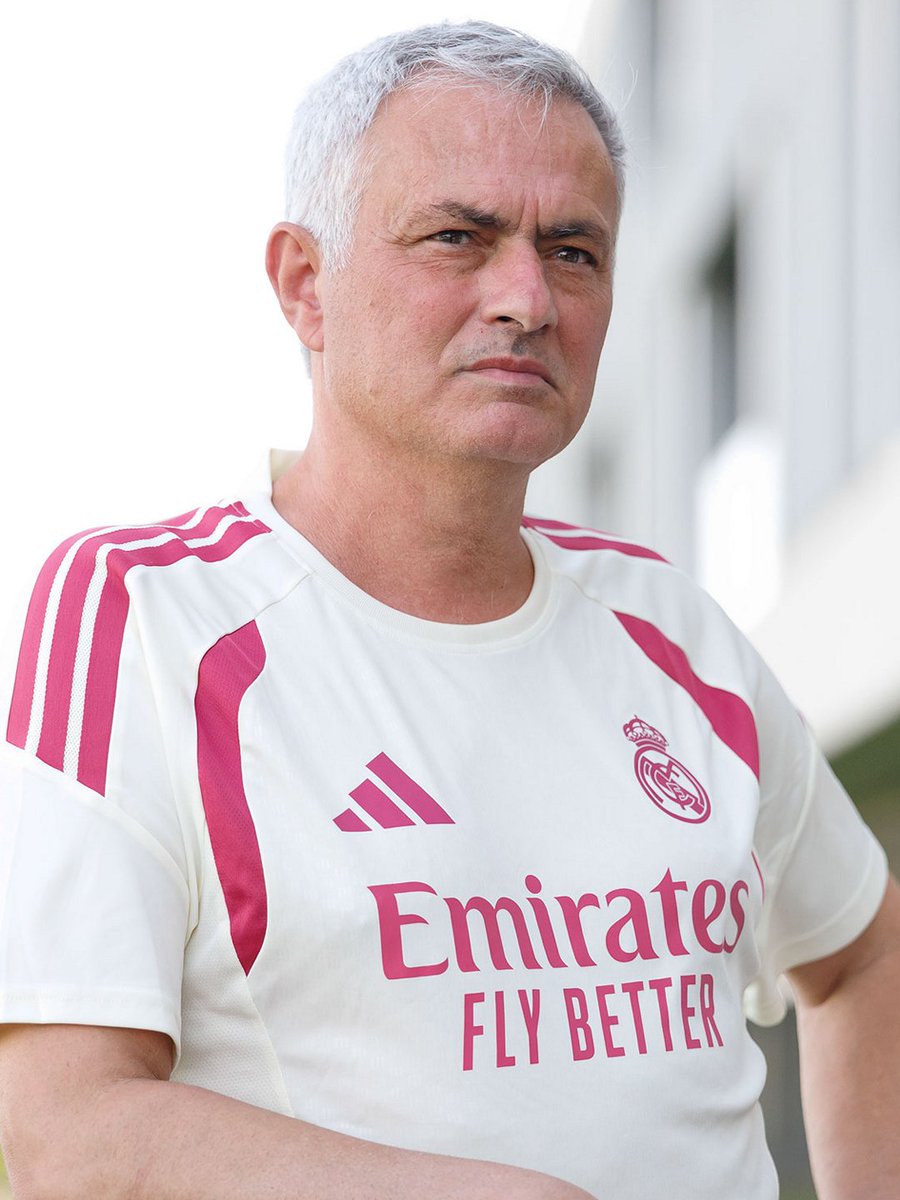 433's tweet photo. 𝑻𝒉𝒆 𝑺𝒑𝒆𝒄𝒊𝒂𝒍 𝑶𝒏𝒆 is back 🤩

📸 @realmadrid https://t.co/nuFfa7d38T