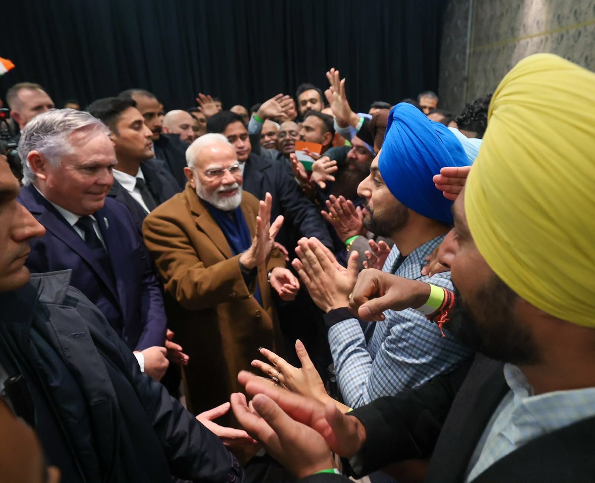 BJP4India's tweet photo. 𝐅𝐨𝐫𝐭𝐲 𝐲𝐞𝐚𝐫𝐬 𝐨𝐟 𝐰𝐚𝐢𝐭𝐢𝐧𝐠… 𝐰𝐞𝐥𝐜𝐨𝐦𝐞𝐝 𝐰𝐢𝐭𝐡 𝐮𝐧𝐟𝐨𝐫𝐠𝐞𝐭𝐭𝐚𝐛𝐥𝐞 𝐰𝐚𝐫𝐦𝐭𝐡. ❤️🇮🇳

The love and affection shown by New Zealand’s Indian community for PM Modi reflected not just excitement, but an enduring bond with their motherland.

Glimpses. ⬇️ https://t.co/VLq4f6z322