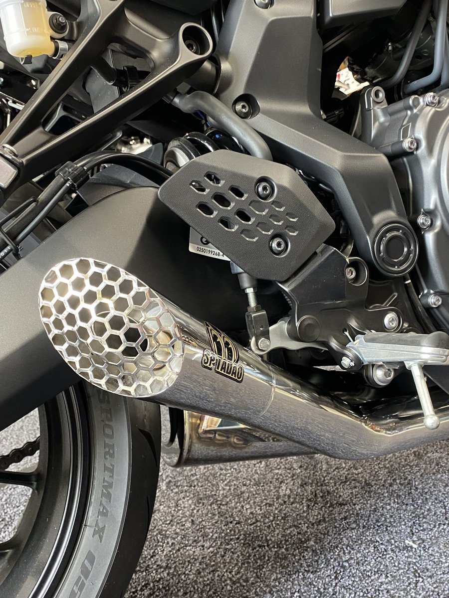 sptadao_asakusa's tweet photo. 2025年モデル #YAMAHA #MT07 ABS / #YAMT ABS に #SP忠男 POWERBOX FULL RS を装着！

オーナー様は以前のMT-25でもSP忠男をご愛用いただき、今回もお選びいただきました✨

CP2エンジンの低中速トルクをさらに引き出し、高回転まで気持ちよく伸びる走りに！
ご依頼ありがとうございました😊 https://t.co/Ew4NHLPzzX