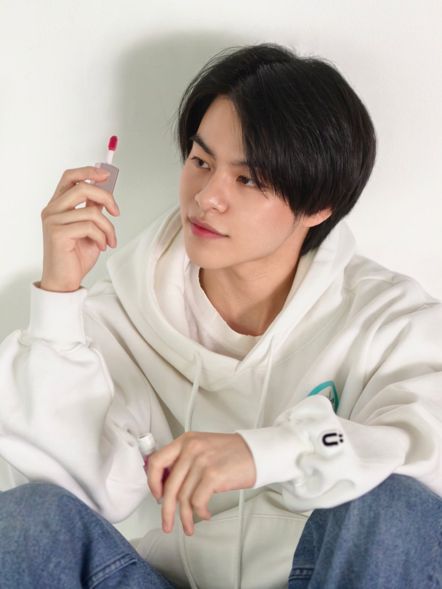 TEAMMARCKRIS's tweet photo. 📢🔔

SOCIAL UPDATE 
[On Instagram @ marckris.busofficial]

I love this combo @lancometh 

IDÔLE CUDDLE BLUR #23 COZY BERRY
IDÔLE JUICY TREAT #10 PINK Ôh La La

อยากเจอทุกคนมากเลย มาเจอกันวันที่ 9.9 เยอะ ๆ นะคับ 💄✨

#️⃣#️⃣#️⃣
#MARCKRIS 
#LancomeXBUS
#IDOLEMAKEUP
#LancomeMakeUp
#LancomeThailand
#BUSbecauseofyouishine