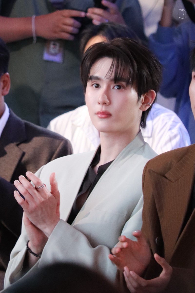 bookfamily_'s tweet photo. ลุควันนี้ถ้าคะแนนเต็ม 10 บุ๊คคงได้ 100 คะแนน

BOOK WITH MENARINITH
#BookxMenarini
#TimelessBeautybyMenarin https://t.co/Wi4lh5ubxX