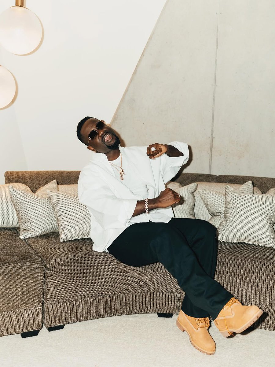 utvghana's tweet photo. Happy Birthday, King Sark! @sarkodie  Keep inspiring and entertaining the world. 

Cheers to many more years of success! 🥂

#UTVGhana https://t.co/KfjlMnSod4