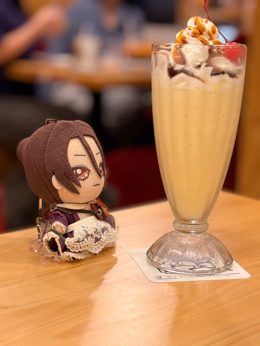nuilock's tweet photo. 飲めるぷりんです🍮✨

#金曜ぬいNight 
#まほやく_ぬい https://t.co/8JDWqpqWBm