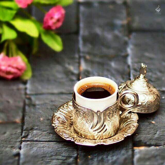 me____ra's tweet photo. 🌹🌹ما بين الهدوء والخيال
وما بين الضجيج والواقع
رشفة قهوة  تريح النفس 
مساء الخير والورد والسعاده 🌹🌹
#مساء_الخير_والسعادة 
#مساء_الــود_والـــورد 
@me____ra 
@__sm__8 https://t.co/Mtx0VUSP82
