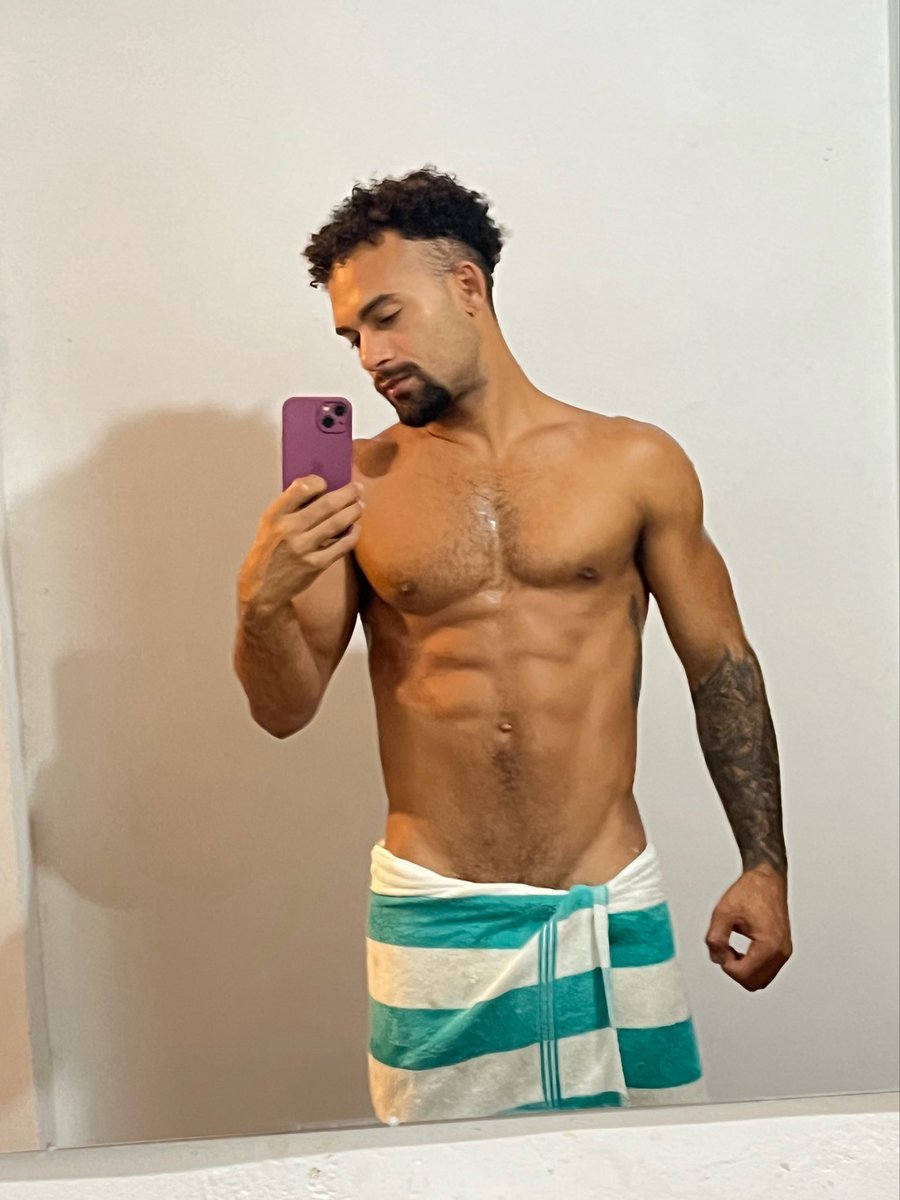 MatheusImpz's tweet photo. Um banho pra revigorar 🌻🙅🏾✨ https://t.co/xPTHz1NKBZ