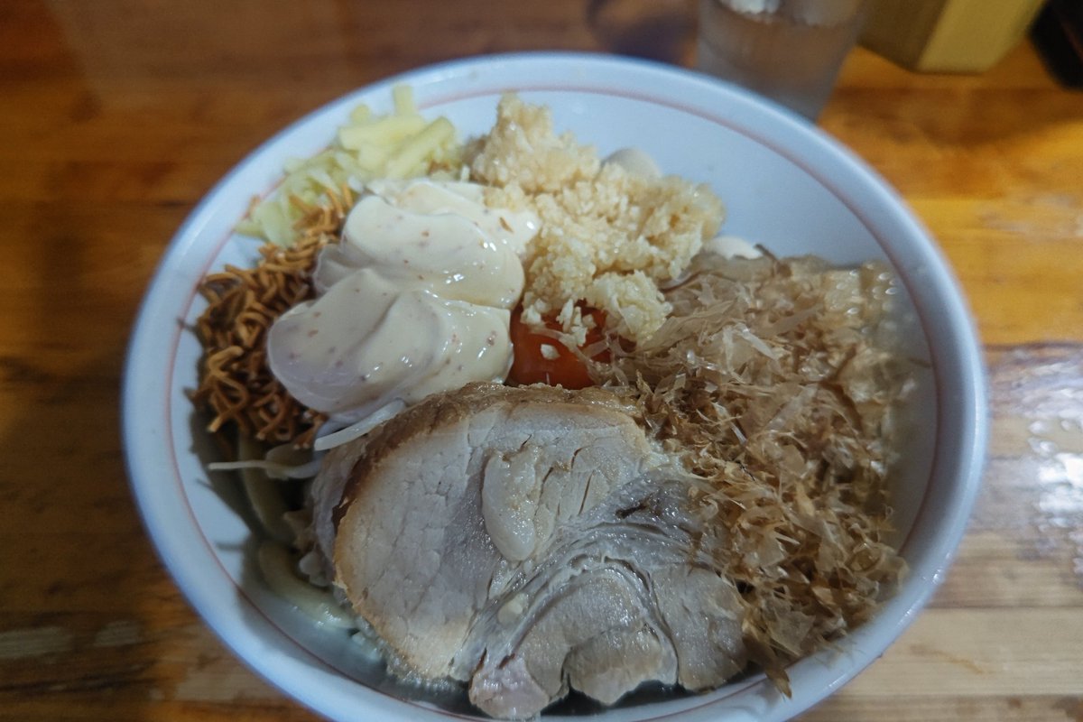 DAINAMOTOSAMON's tweet photo. 〒321-0603 栃木県那須烏山市谷浅見930-4
豚骨醤油らー麺 相澤屋
まぜそば300g うずら5個
ごち！
ノーマル豚骨醤油ラーメン食ってみようかな https://t.co/qQGUCMJgWo