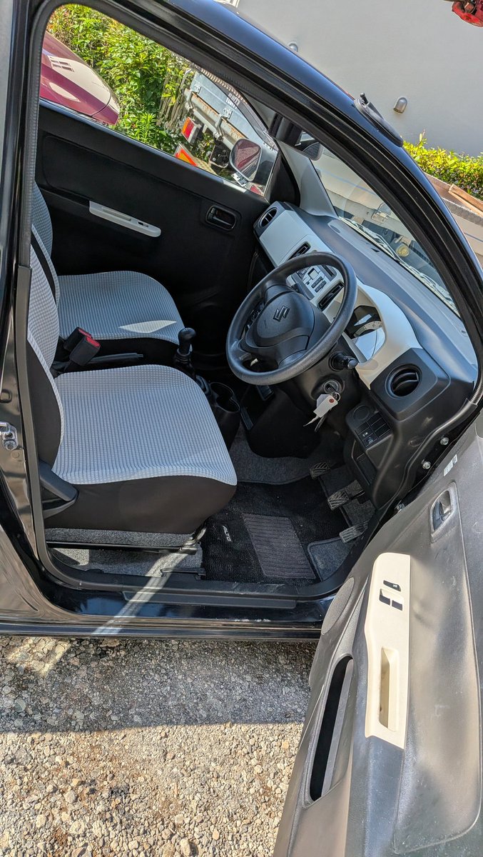 HPK_sys_sol's tweet photo. アルト HA36S
5MT
99700km移動とかで伸びます
車検R9年3月まで（名変中）
後ろへこみ傷あり。

クラッチ、エンジンとても調子がいいです。
30万円！

青梅市で現車確認できます。

#車売ります https://t.co/aUBO9Tprk4