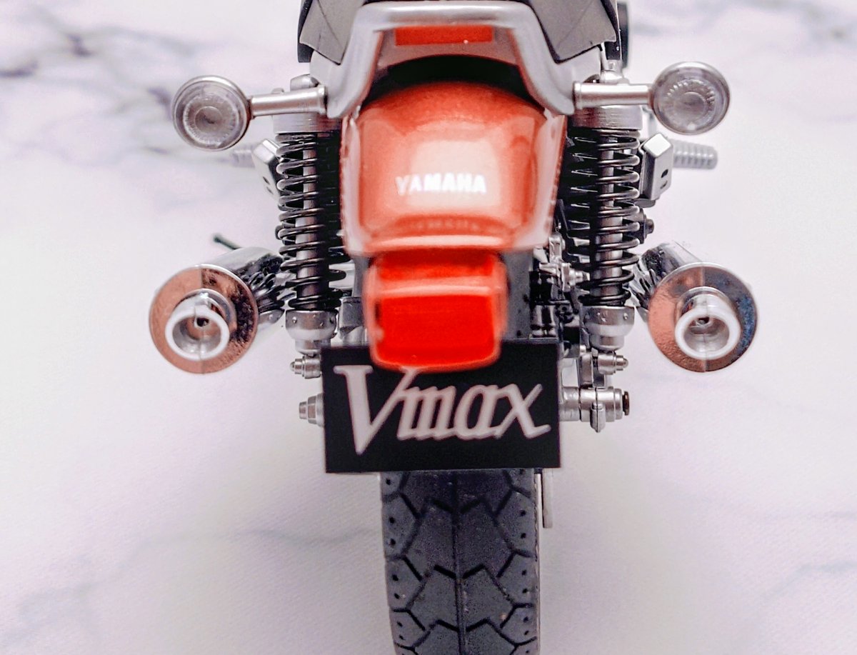 ddddd15824852's tweet photo. 衝動買いしたアオシマのVmax完成！
正直かなり失敗したし、知識も不足してた。
とりあえずは見れるレベルかな？

#Vmax
#アオシマ https://t.co/Ey3GnatFUX
