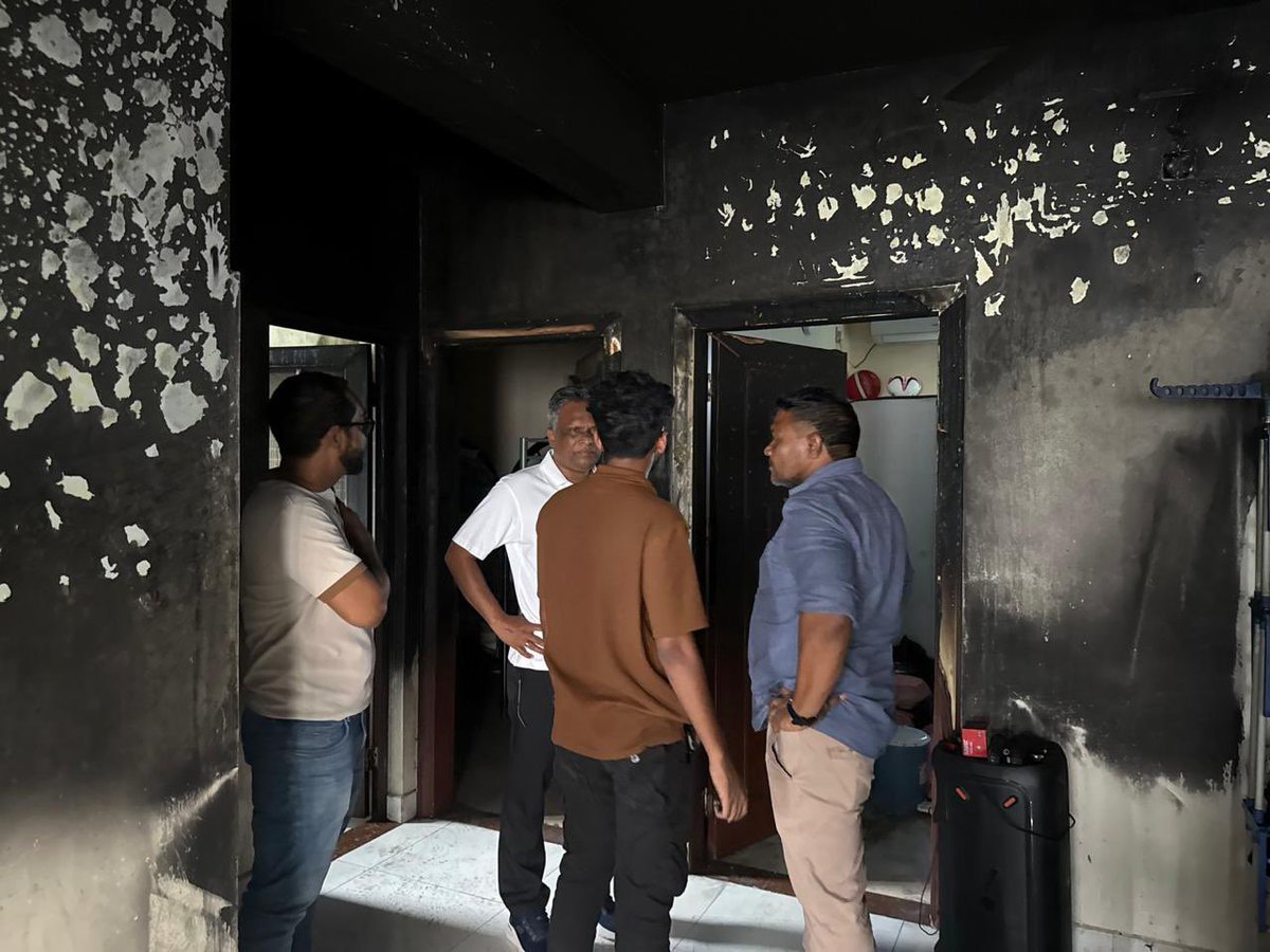 MaleCitymv's tweet photo. ހުޅުމާލެ އާއި މާލޭގައި އަލިފާނުގެ ހާދިސާ ހިނގި ތިން ތަނެއް ސާފުކުރުމުގެ މަސައްކަތް ފަށައިފި https://t.co/XvBsHgprmq https://t.co/a3ghaQdyCu