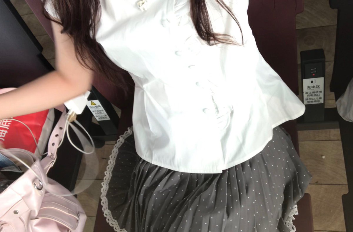 uuzuuuz's tweet photo. 끝내주는 중국여행을 끝내고 인천행 비행기에 탔어요....
아 슬퍼라 https://t.co/b2nHvHo9W6