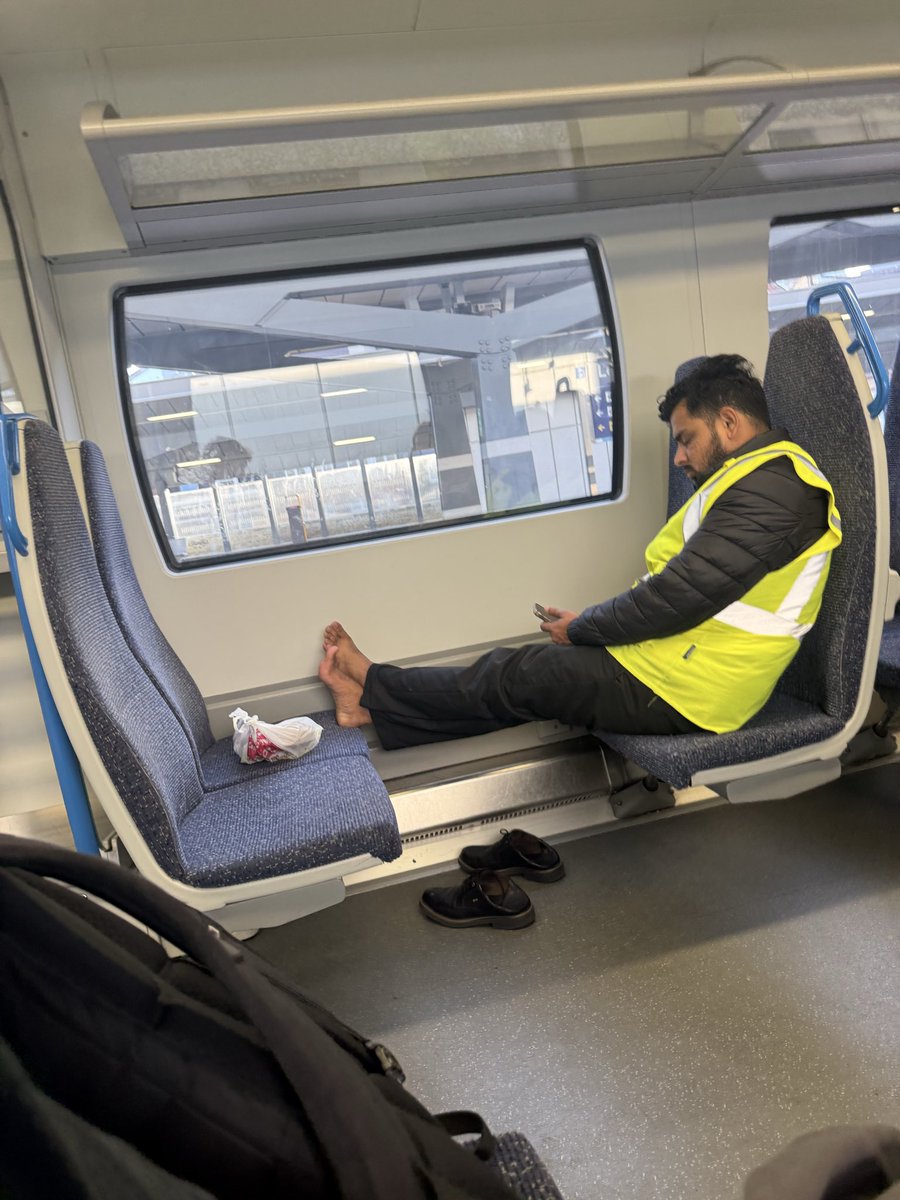 christoppherson's tweet photo. @KathrynPorter26 @SW_Help https://t.co/RUpjJl1EhW