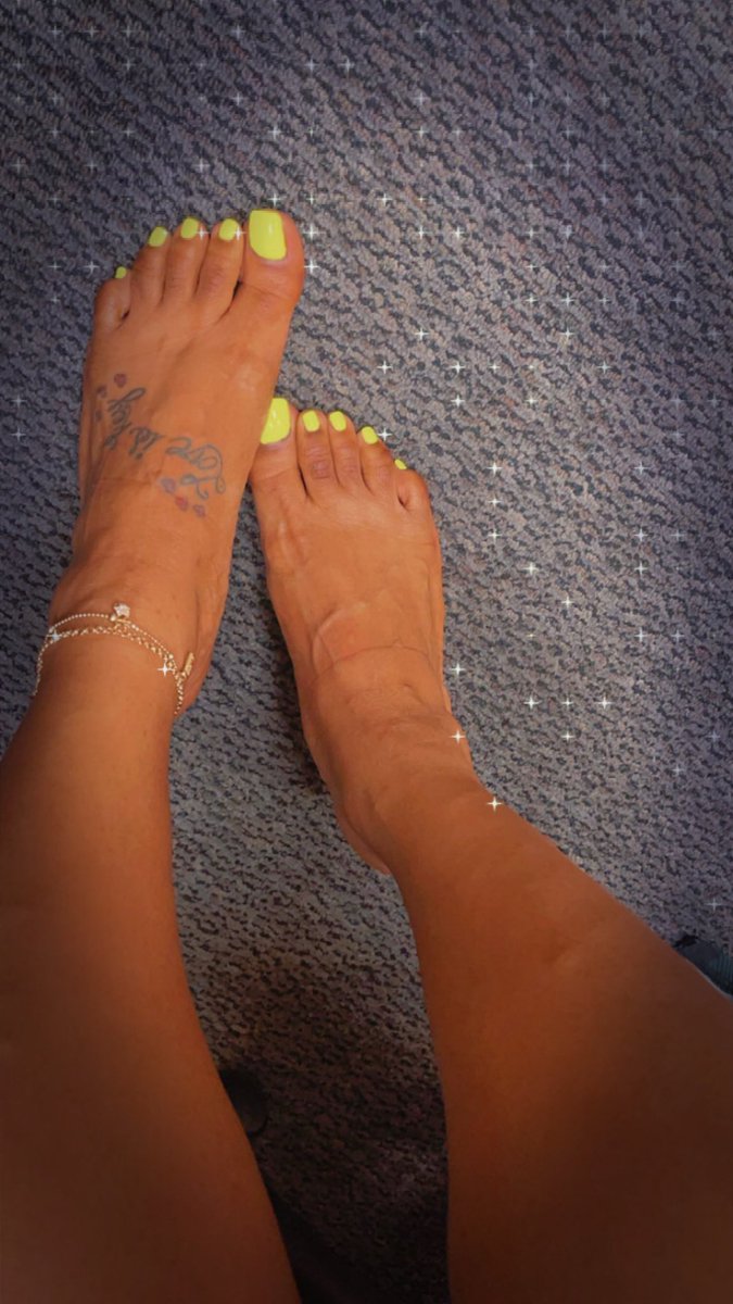 LuvMeeFeet's tweet photo. Happy Friday ☀️ https://t.co/xKoRxjUZgg