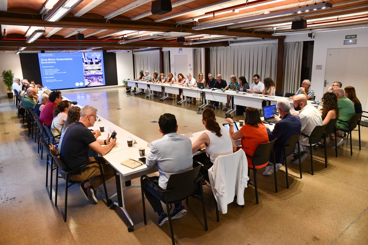 ajesplugues's tweet photo. 📢Esplugues presenta al Consell de Ciutat la candidatura de Can Vidalet al Pla de Barris i Viles de Catalunya

👉El projecte engloba 23 actuacions i una inversió de 24,98 milions d’euros 

ℹ️Més informació: https://t.co/HzMoIla3Wb https://t.co/osPIwN3h83