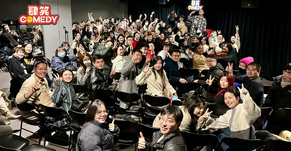 AnNa91699276's tweet photo. Just stepped off stage and still feeling the room’s energy! Lmao when the guy in the front row yelled “I relate to that” during my single life jokes—y’all are the best crowd ever. Who’s coming back next week https://t.co/pDRGVP7zGr