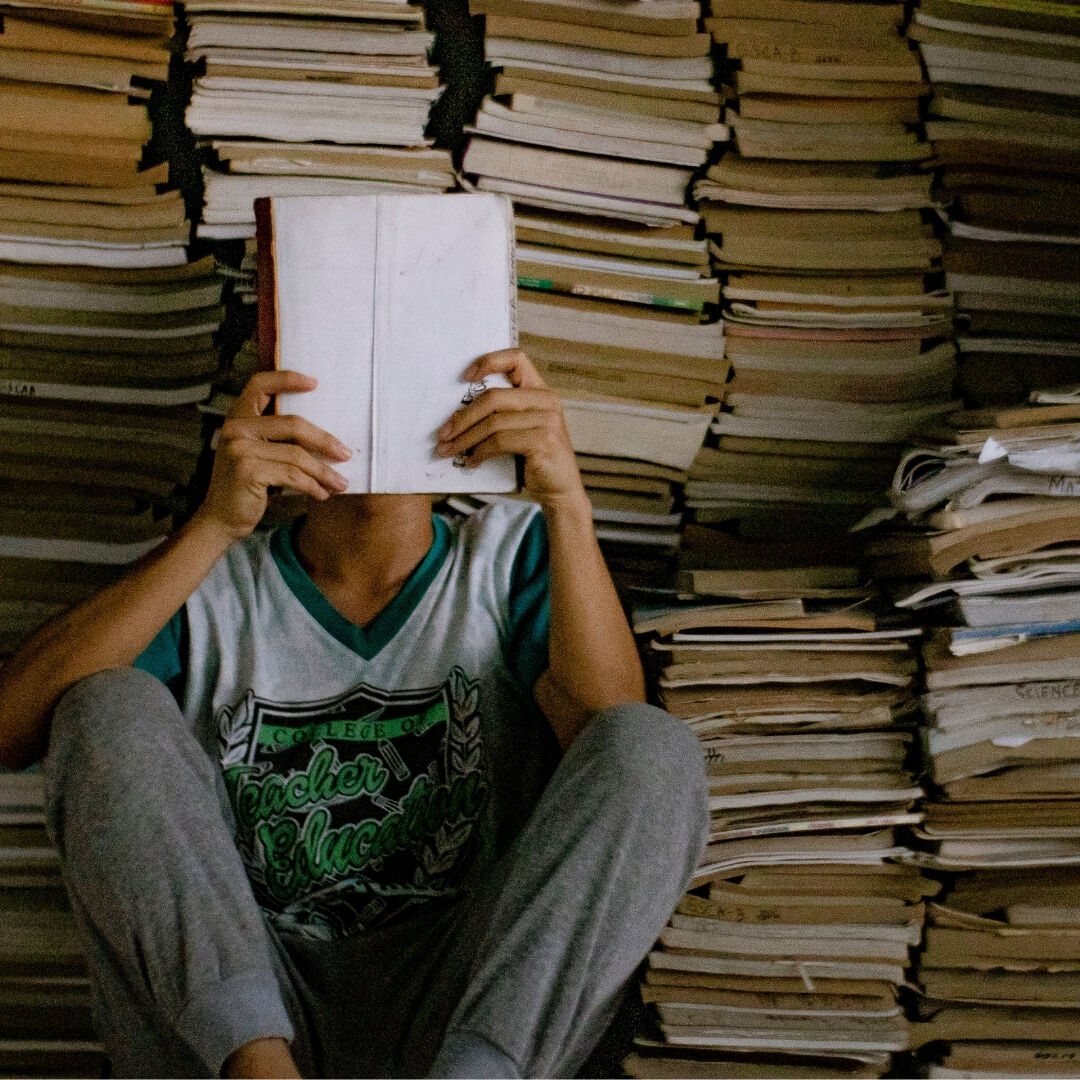 ThProBookEditor's tweet photo. Dialogue check: Read each exchange aloud. Could you tell who’s speaking with the tags removed? Does anyone say what they’d truly leave unsaid? Is anyone explaining what both already know? #SelfEditing #FictionWriting #DialogueWriting https://t.co/IBcUezPYKh