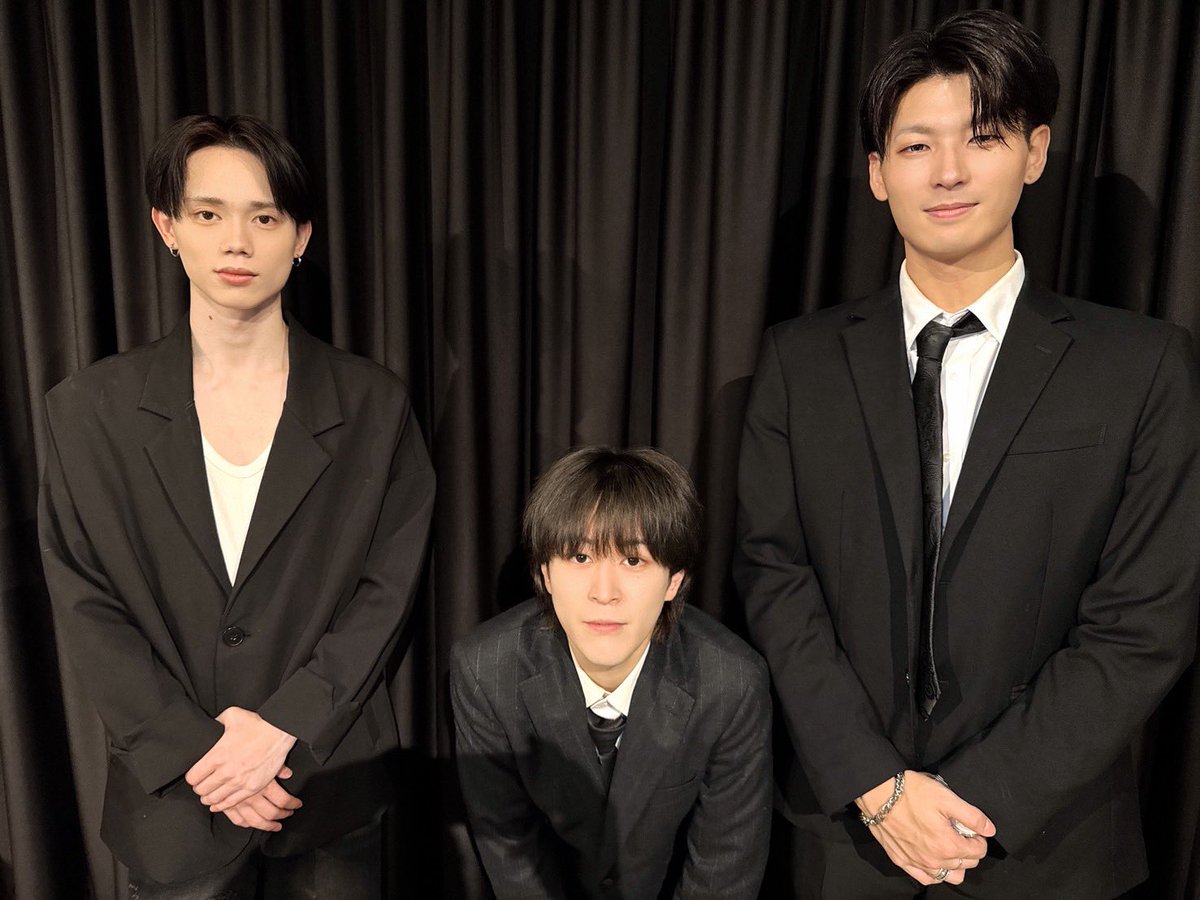 RIZZONofficial's tweet photo. 「超NiziparadeサーキットSP」にお越しいただいた皆さま、ありがとうございました🌈✨

次回のライブはこちら！
7/16(木)「FULL OUT!!」@ シアターマーキュリー新宿
🎤RIZZ-ON出演時間 18:30〜

皆さまのご来場をお待ちしております🔥

#RIZZON #リズオン https://t.co/Bn3qBmxULa