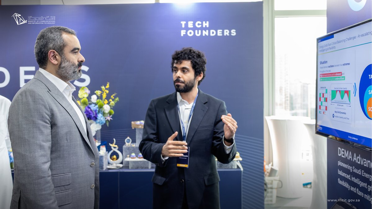 McitGovSa's tweet photo. H.E. Abdullah Alswaha @aalswaha visited the KAUST Innovation Hub in Shenzhen @KAUST_News, where he engaged with entrepreneurs from the 9th cohort of the #Tech_Founders Program on their projects and innovations, and discussed opportunities to connect Saudi startups with Shenzhen’s technology, manufacturing, and investment ecosystem, strengthening the global presence of Saudi technologies and supporting the objectives of #SaudiVision2030.