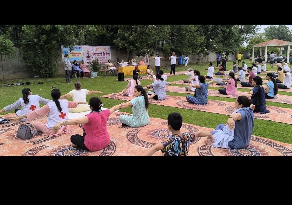 NiSha3305's tweet photo. Together we breathe, grow, and find balance. Every practice is stronger when shared. 🧘♀️✨
#cmdy #cmdiyogshala #fatehgarhsahib #yogainspiration #governmentofpunjab https://t.co/XV1UlbfTHs