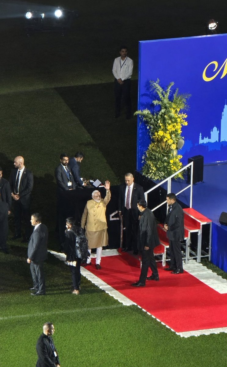 4n0nuser's tweet photo. I was at #ModiInMelbourne https://t.co/hCAk6uAj2W
