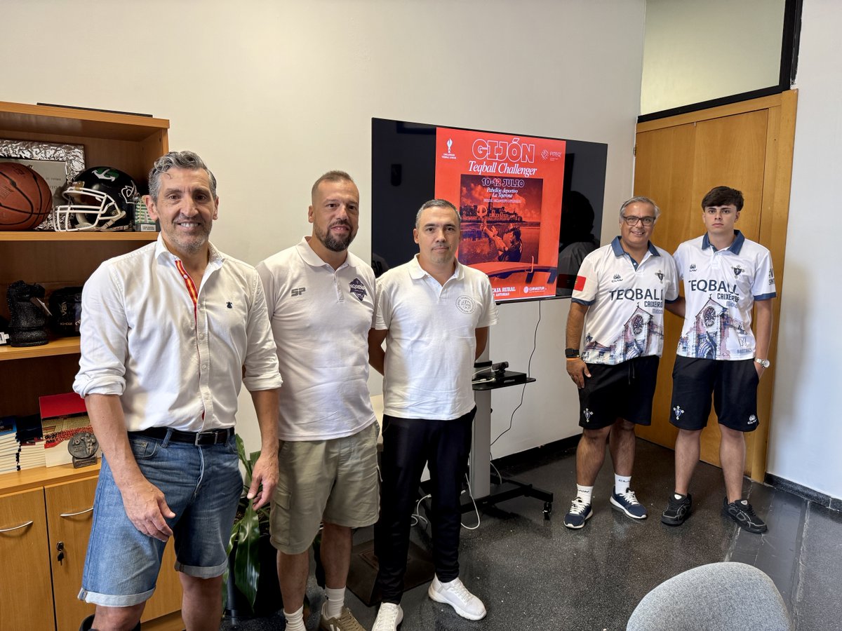 PDMGijon's tweet photo. 🏓 Este fin de semana el pabellón de La Tejerona acoge el Gijón Teqball Challenge, parada oficial de la FITEQ.

🏆 El torneo se celebra de viernes a domingo con 32 de los mejores jugadores nacionales e internacionales.

🎟️ Entrada gratis o en directo por YouTube. https://t.co/Q1iUu8K61z