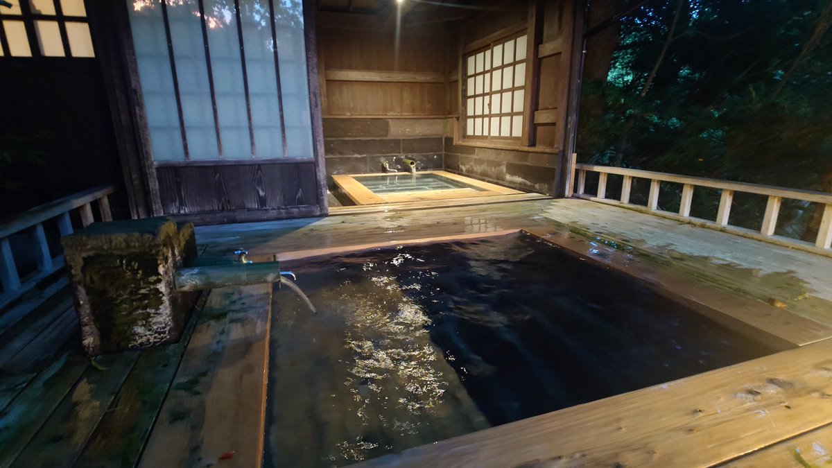 MahoneBK's tweet photo. 今日は 岳の湯地獄谷温泉 裕花

ようやく入れた最上級〜

身体1つで2つの湯槽は贅沢ですね～

先週から出張で流石にバテたわ。

最高の癒しをありがとう。

また来よう〜

#岳の湯地獄谷温泉裕花 
#温泉 
#日帰り温泉 
#mahone999 https://t.co/4KkuhexjJn