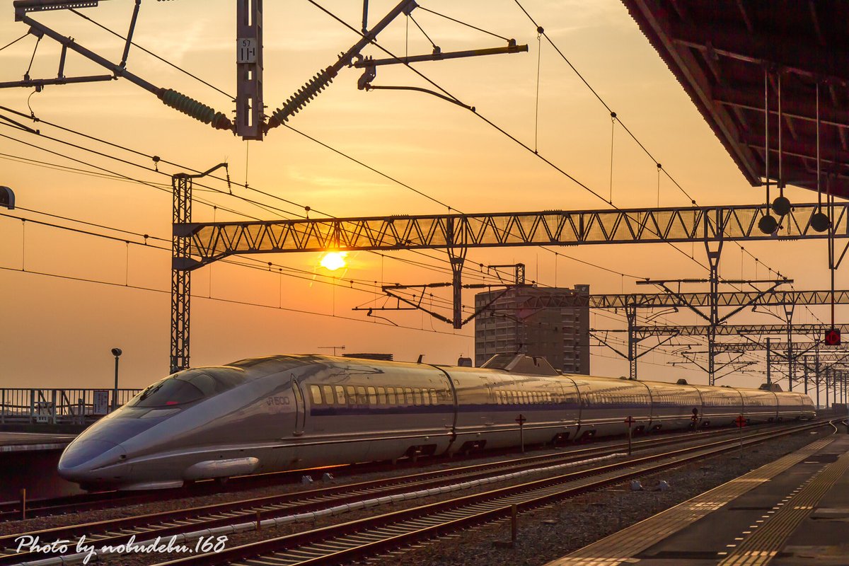 nobudebu168's tweet photo. #無言で夕刻のカッコいいと思う写真を載せる https://t.co/QtYOUvoR8H