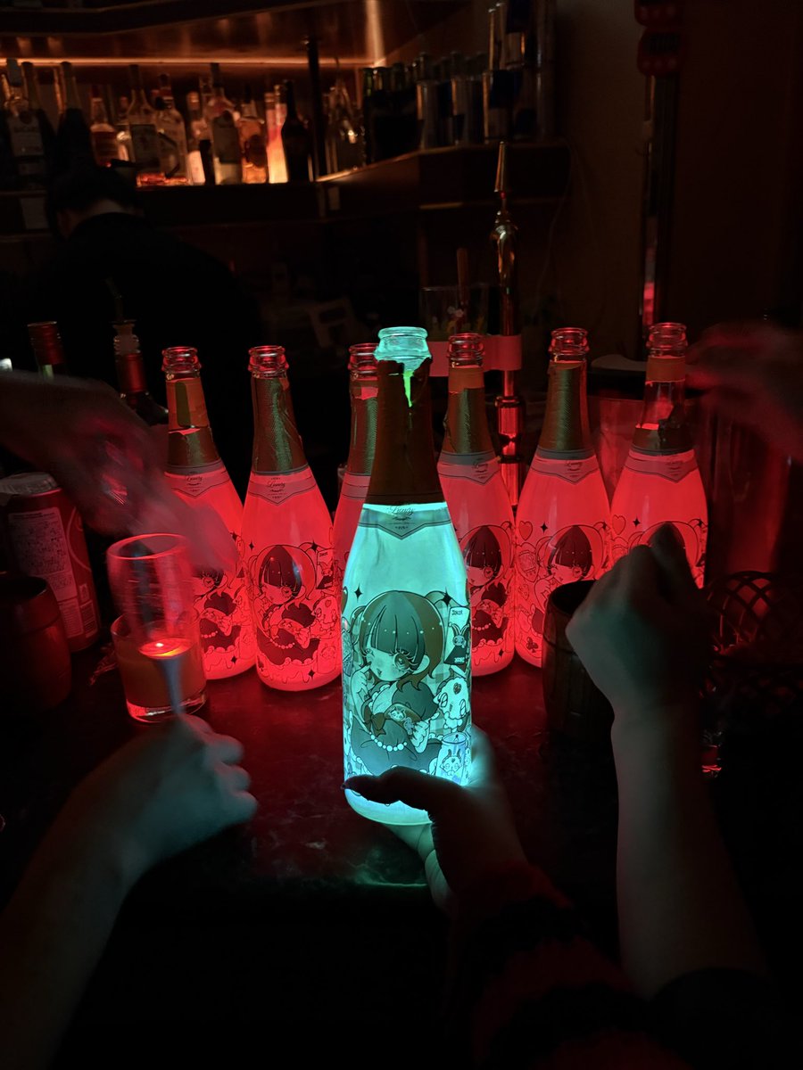 boukensya_guild's tweet photo. ぎるどお➰ぷんしてます❕
7/3のリアバはシャンパンを沢山飲ませてもらいました😿✨
お祝いに来てくれた人、本当にありがとうございます😭
ギルド続けてて本当に良かったなと思ったし、みんなのおかげで楽しく過ごせてます🫶🏻
ギルド7周年＆どらBDは月間でまだまだやってますので、お時間あえばぜひ❕❕ https://t.co/gQJinCW4ig