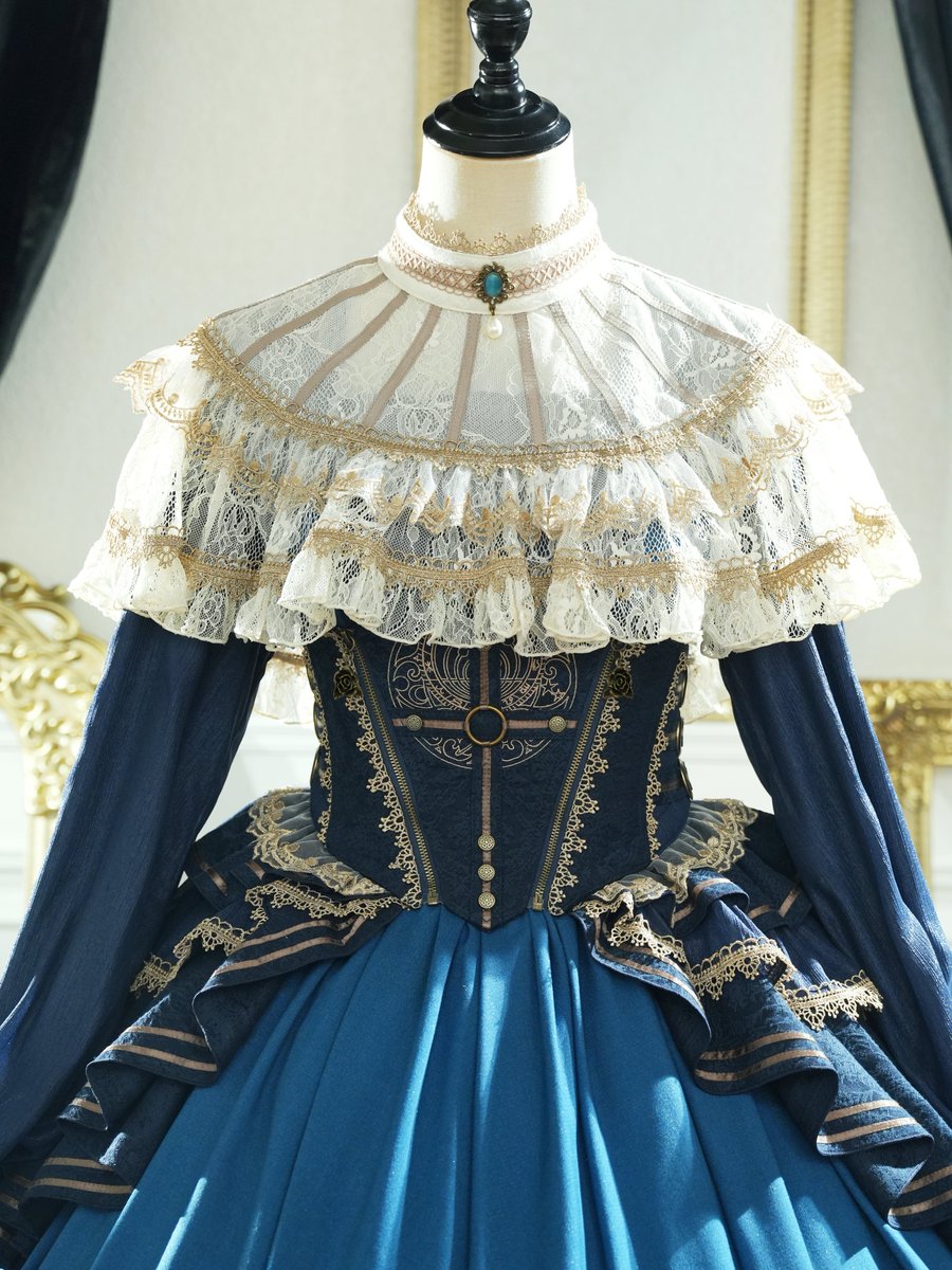 hoshibakoWorks's tweet photo. 🌟店舗販売告知🌟

コズミック・ノーナシリーズ

幻想的な宇宙をお洋服に閉じ込めたシリーズ✨

同シリーズであわせて、宇宙の美しさがふんだんに表れたファンタジックなロリィタスタイルに🔭
特別な日のコーデにいかがでしょうか🌙

7月17日(金)より各店舗にて販売開始🛍️
https://t.co/vBcnlRLgoi https://t.co/9rYS5VcL6M